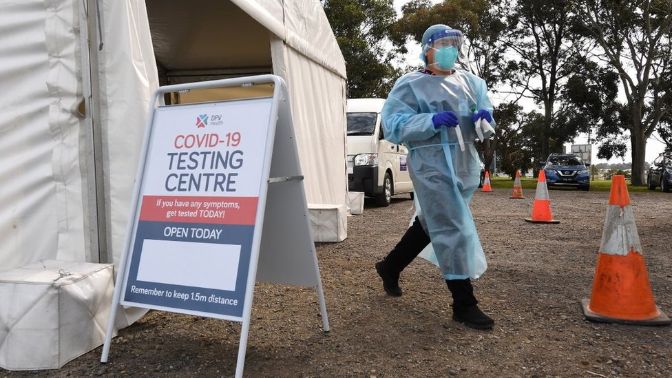 Caos tamponi a Sydney: inviati referti sbagliati a 1400 persone, erano positivi e non negativi