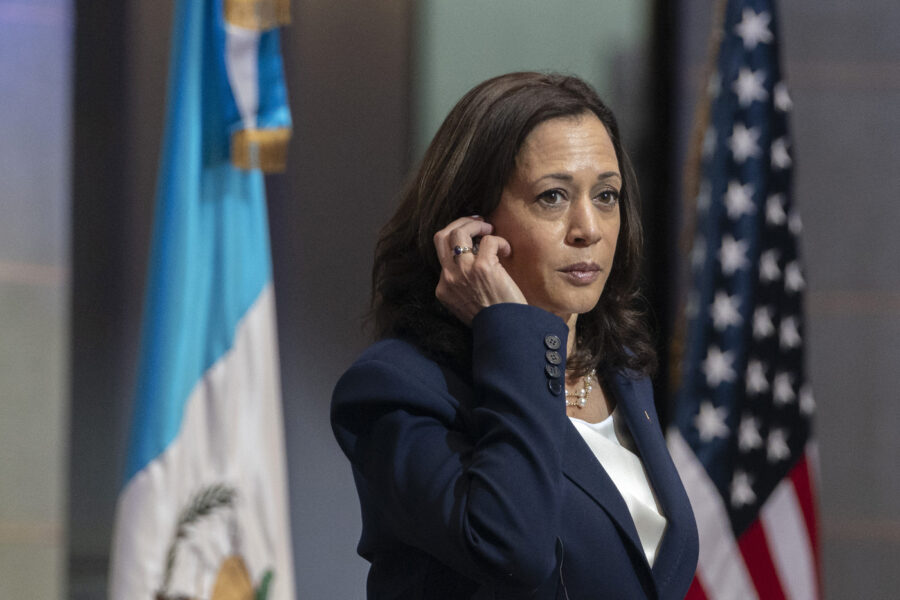 La frustrazione di Kamala Harris: fondamentale per far vincere Biden, ma lasciata in panchina