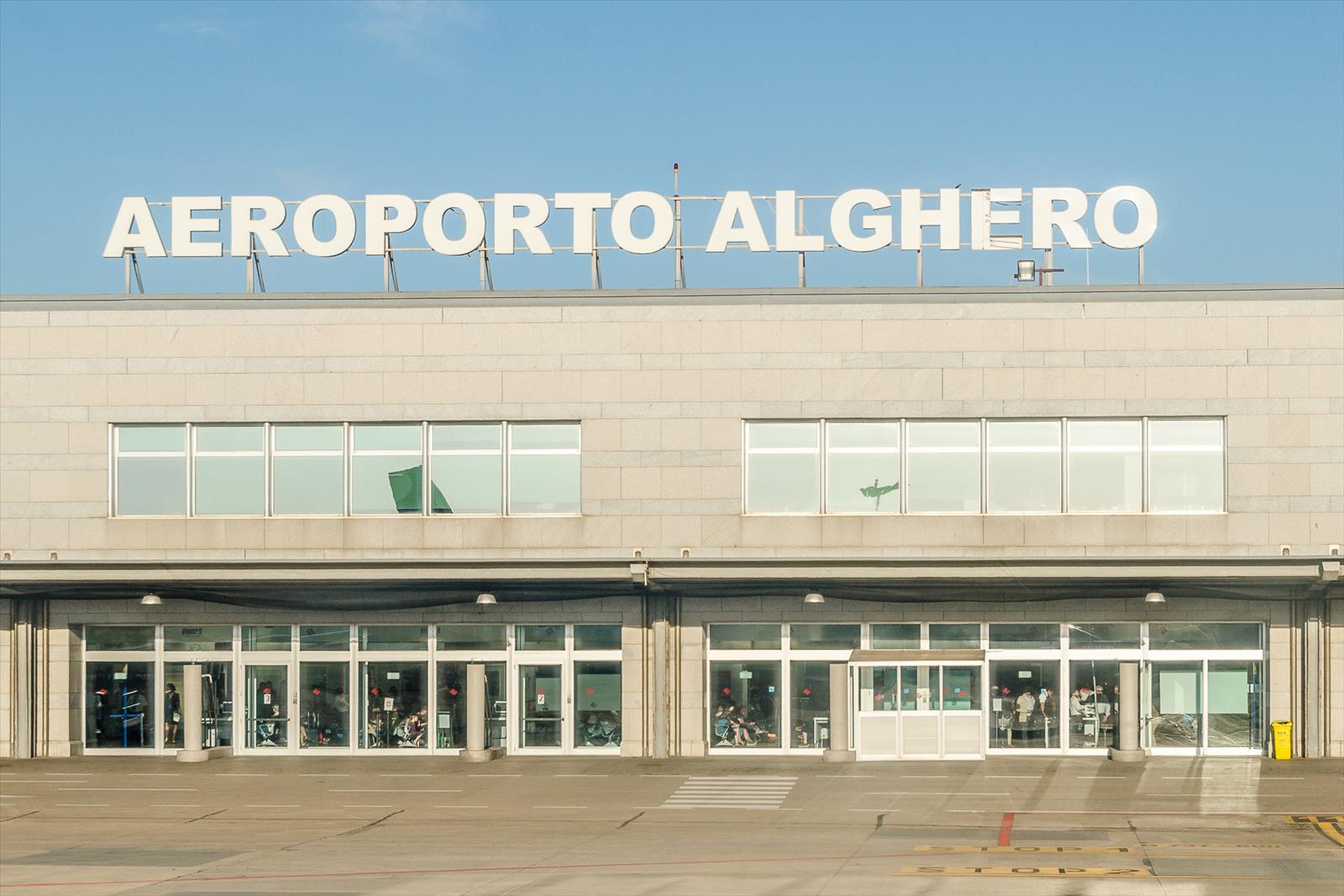 Paura in Sardegna: un passeggero al rientro dall'Africa è risultato positivo. Si teme si tratti di variante Omicron