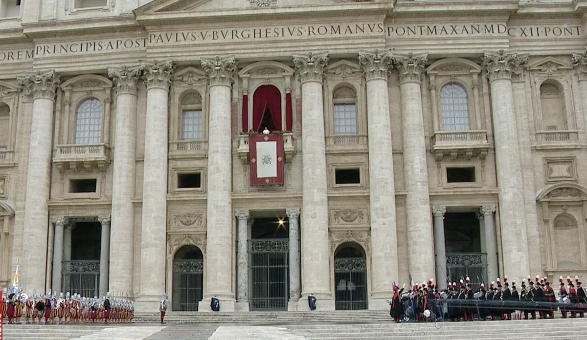 Incredibile, oggi è Natale e la Ue non ce l'ha tolto come avevano predetto Salvini e Meloni