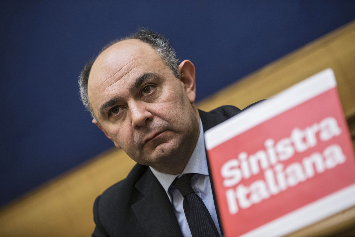 Premierato, De Cristofaro (Avs) accusa: "Scambio politico sulle spalle degli italiani, stravolgono la Costituzione"
