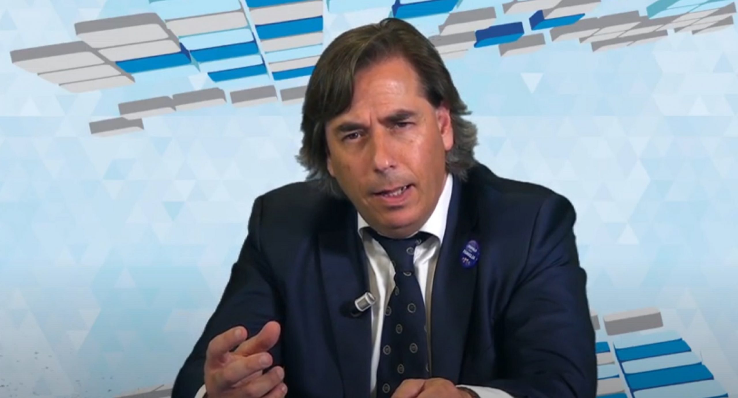 Un leader NoVax si ammala di Covid e si pente: "I vaccini salvano la vita"