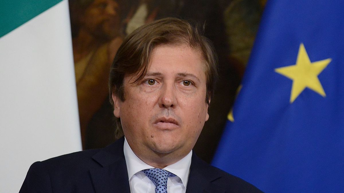 Sileri: "Tamponi per vaccinati importanti per individuare le catene di contagio" Sileri: "Tamponi per vaccinati importanti per individuare le catene di contagio"