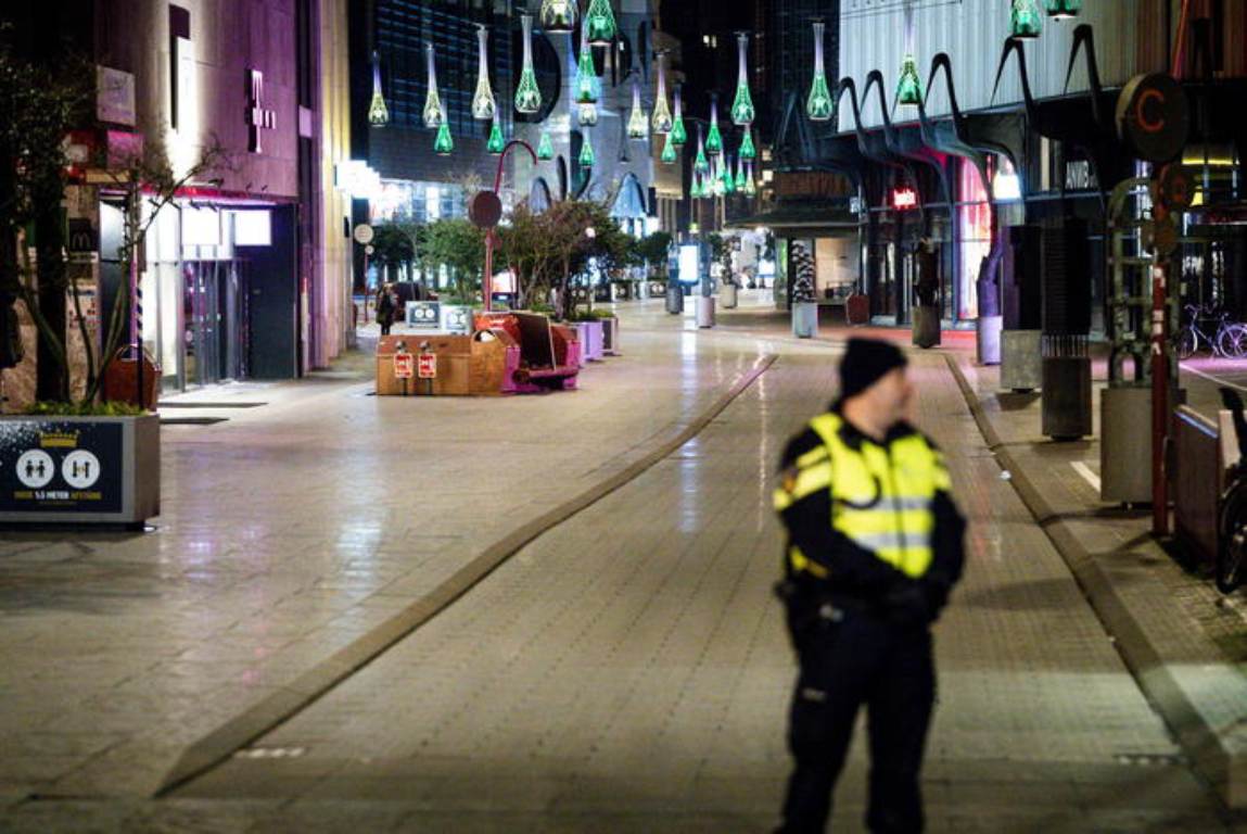 Omicron avanza e in Olanda torna il lockdown fino al 14 gennaio