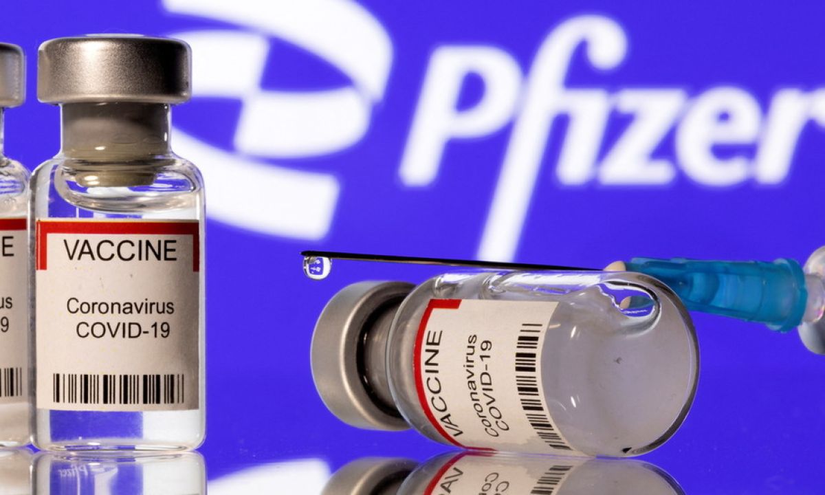 Covid-19, l'inchiesta di Report e le chat sui vaccini Pfizer: ecco un estratto