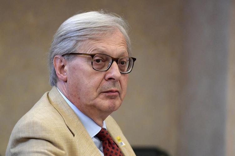 Sgarbi rivela: "Berlusconi è convinto di fare il presidente della Repubblica"