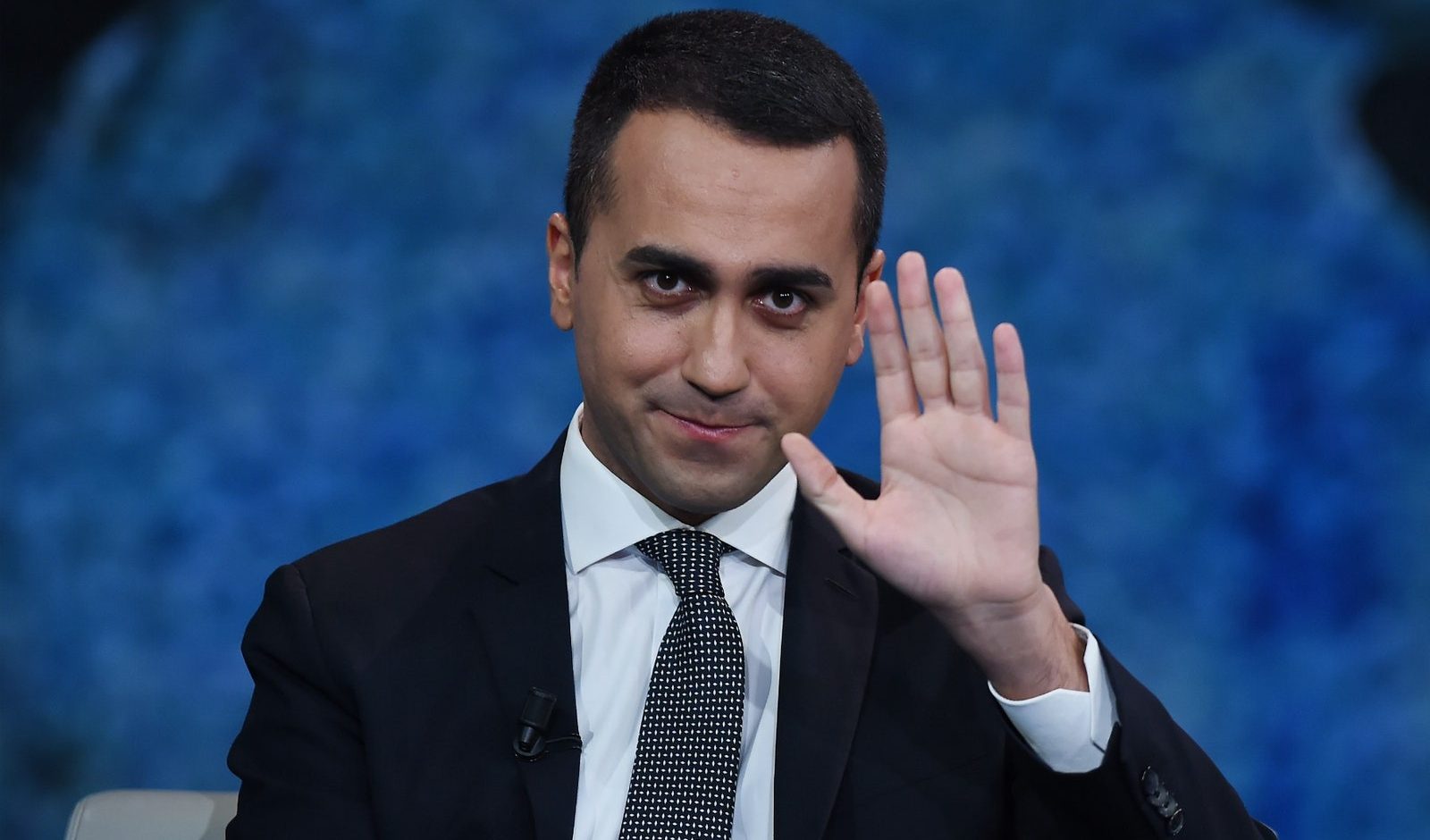 Di Maio allude a Salvini e Conte: "Indecoroso buttare in pasto il profilo della Belloni senza un accordo condiviso" Di Maio allude a Salvini e Conte: "Indecoroso buttare in pasto il profilo della Belloni senza un accordo condiviso"