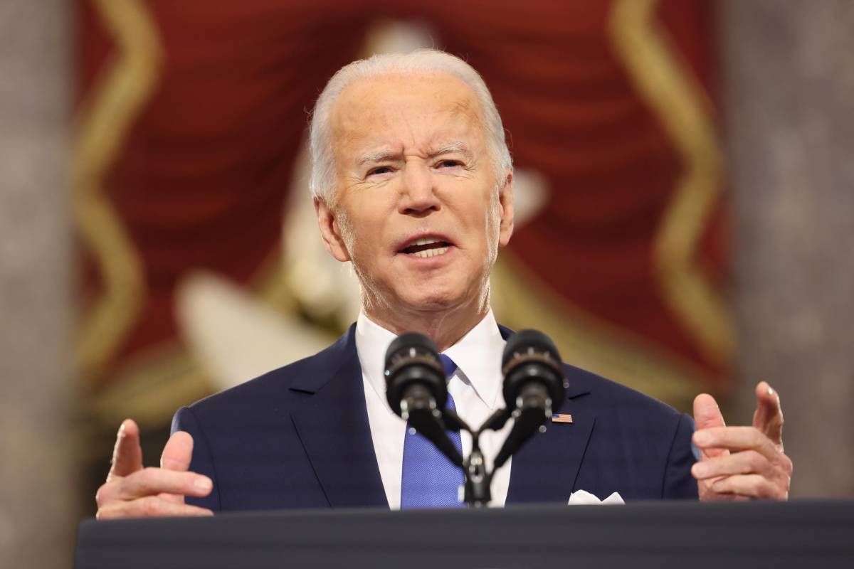 Il monito di Biden: "Finché ci saranno non vaccinati continueremo ad avere morti inutili"