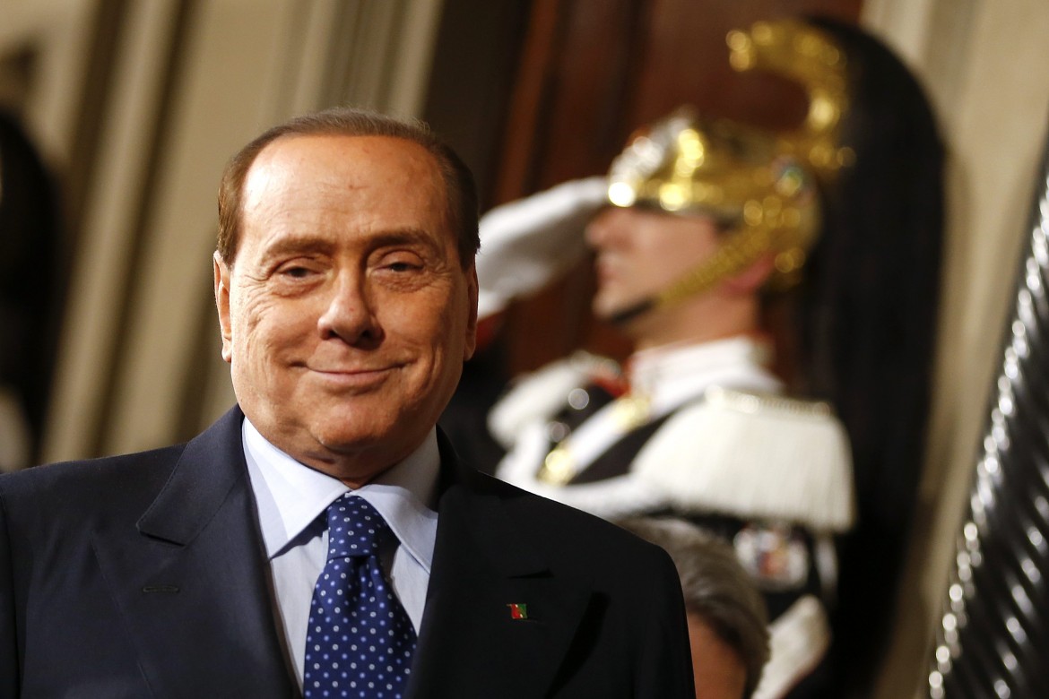 Popolo viola e Sardine in piazza contro Berlusconi: "Non vada al Quirinale"