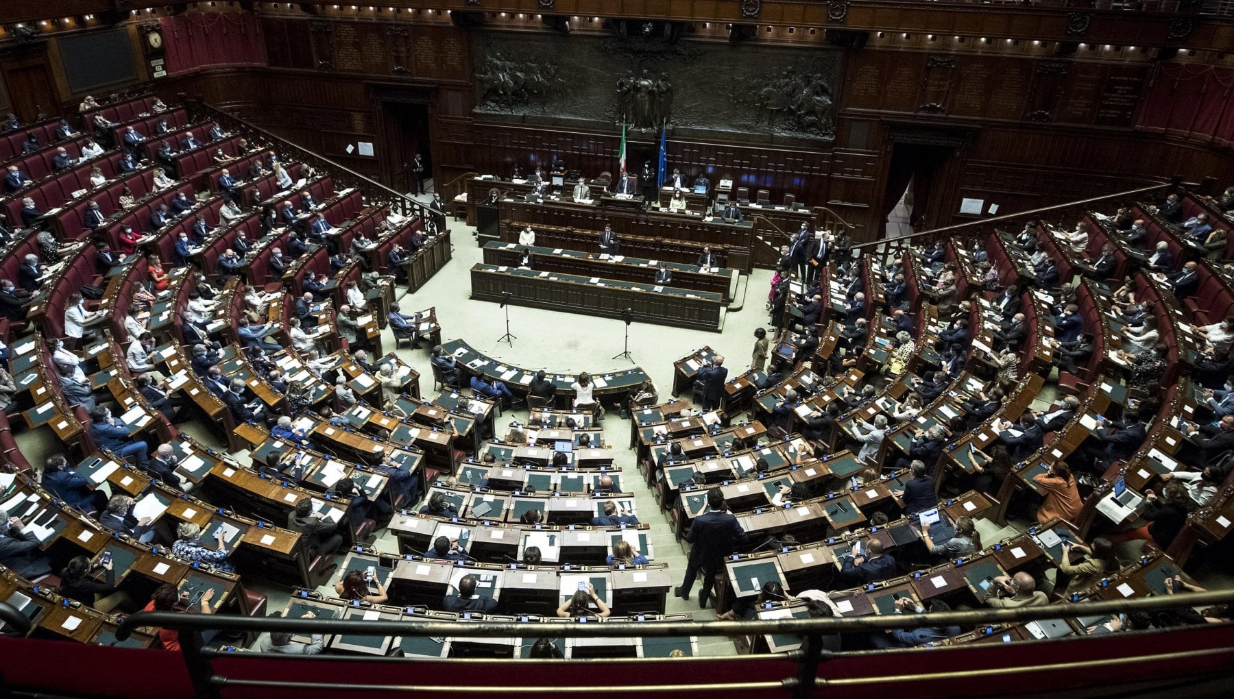 Mirabelli va contro Fico: "I parlamentari positivi hanno diritto di votare"