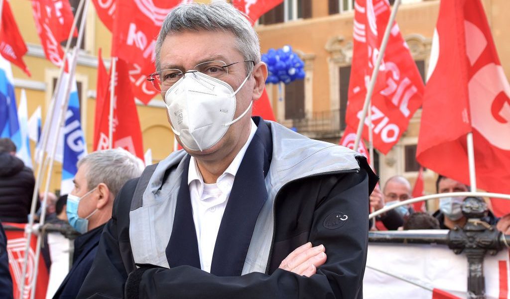 La Cgil delusa: "Ci voleva l'obbligo vaccinale per tutti, questa misura frammenta il mondo del lavoro"