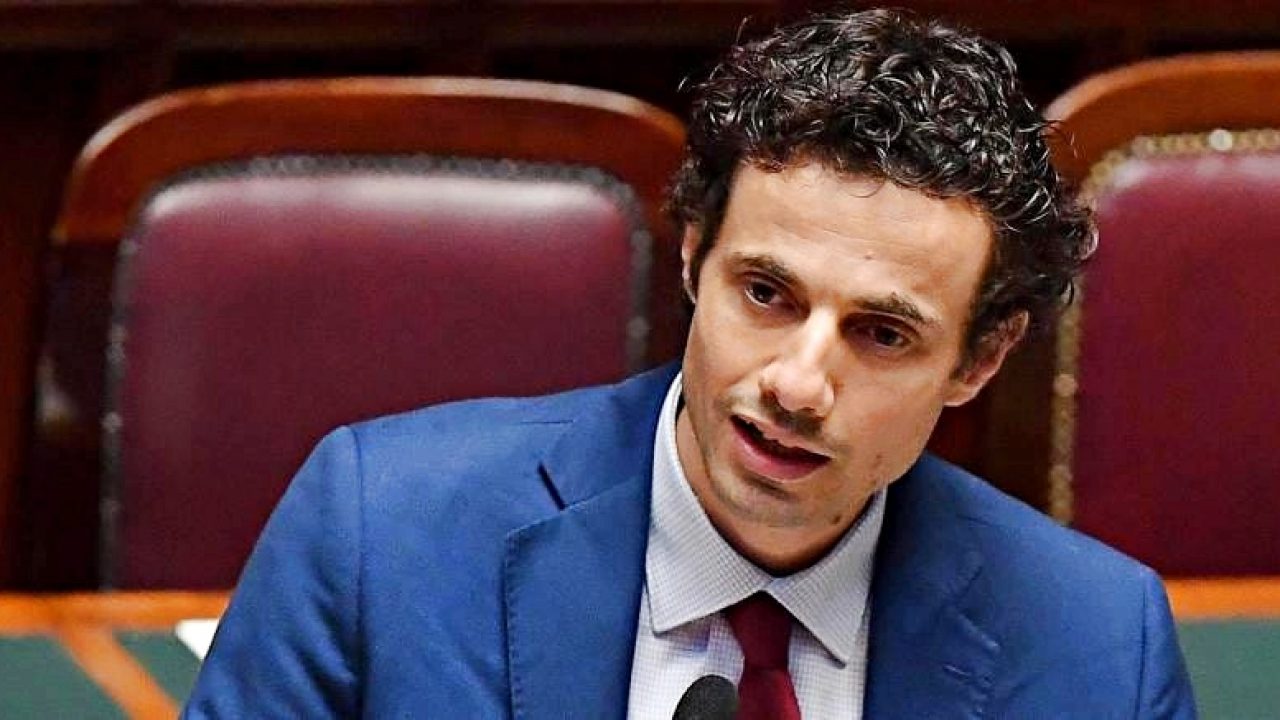 Crippa (M5s): "La destra tolga il nome di Berlusconi dal tavolo per il Quirinale"