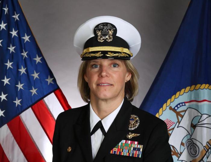 PRIMA DONNA AL COMANDO DI UNA PORTAEREI NUCLEARE USA Ecco chi è la prima donna alla guida di una portaerei nucleare