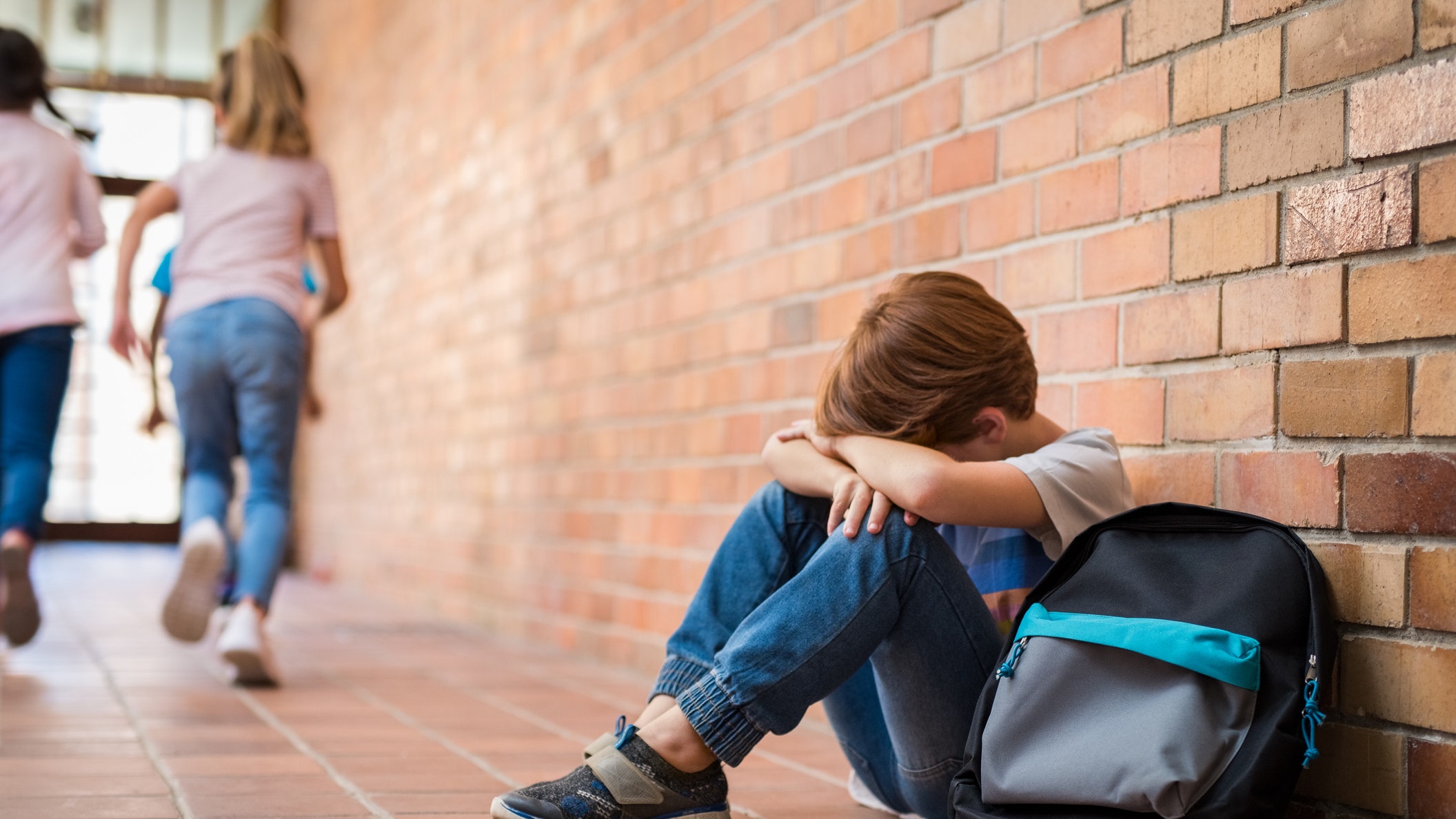 Parlano i genitori del 12enne aggredito: "Nostro figlio è stato umiliato perché ebreo: ora basta tacere"