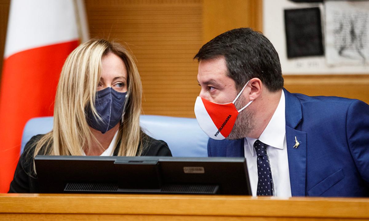 Meloni sfida Salvini e si scaglia ancora contro le norme anti-Covid: "Sono mostruose"