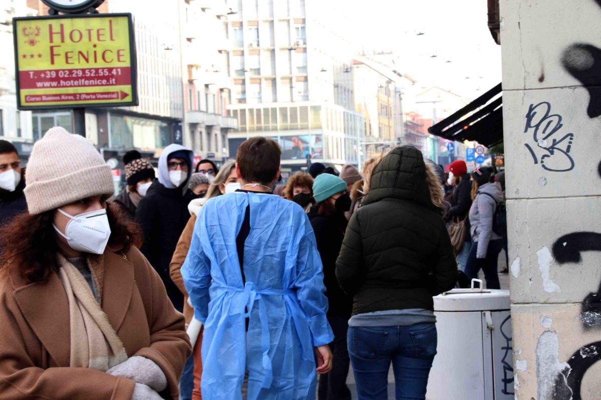 L'Ema sul Covid: "Con Omicron e vaccinati andremo verso l'endemia"