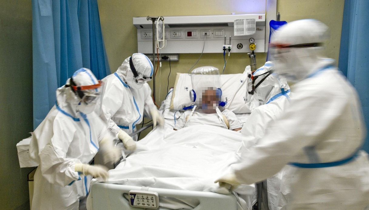 Altre 308 decessi per covid ma il tasso di positività cala e meno terapie intensive Altre 308 decessi per covid ma il tasso di positività cala e meno terapie intensive