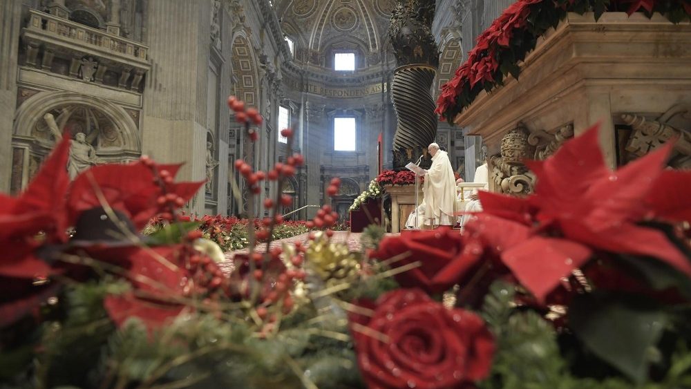 Francesco alla giornata per la pace: "La violenza contro le donne è un oltraggio a Dio"