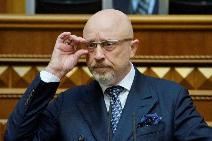 https—d1e00ek4ebabms.cloudfront.net-production-a3fe803e-f63d-4935-ba88-d0581fb08060 Il Governo ucraino tenta di rassicurare i suoi cittadini: "Non c'è una minaccia immediata da parte della Russia"