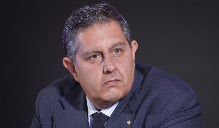 La sviolinata di Toti: "Dire che Berlusconi è incompatibile col Quirinale è un'offesa per chi lo ha votato"