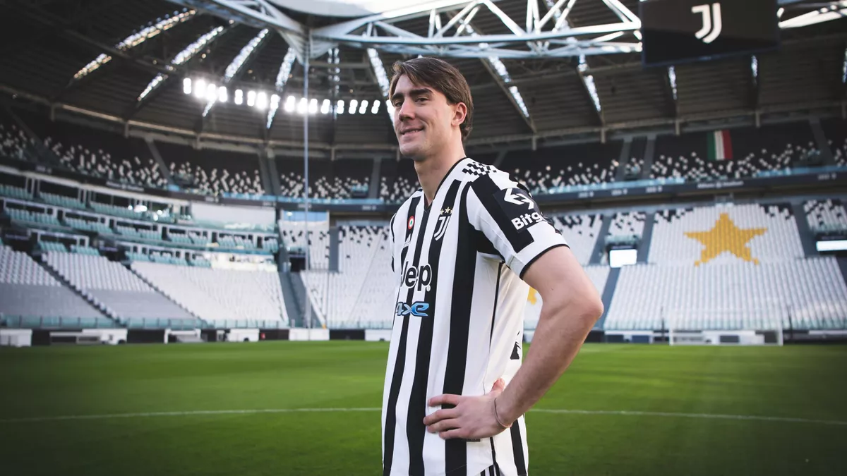 Vlahovic sposa la Juve: "Abbiamo la stessa mentalità vincente"