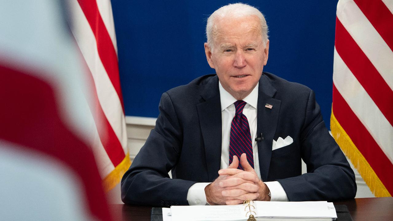 Ucraina, Biden a Zelensky: "Se la Russia attacca la risposta sarà rapida e decisa"
