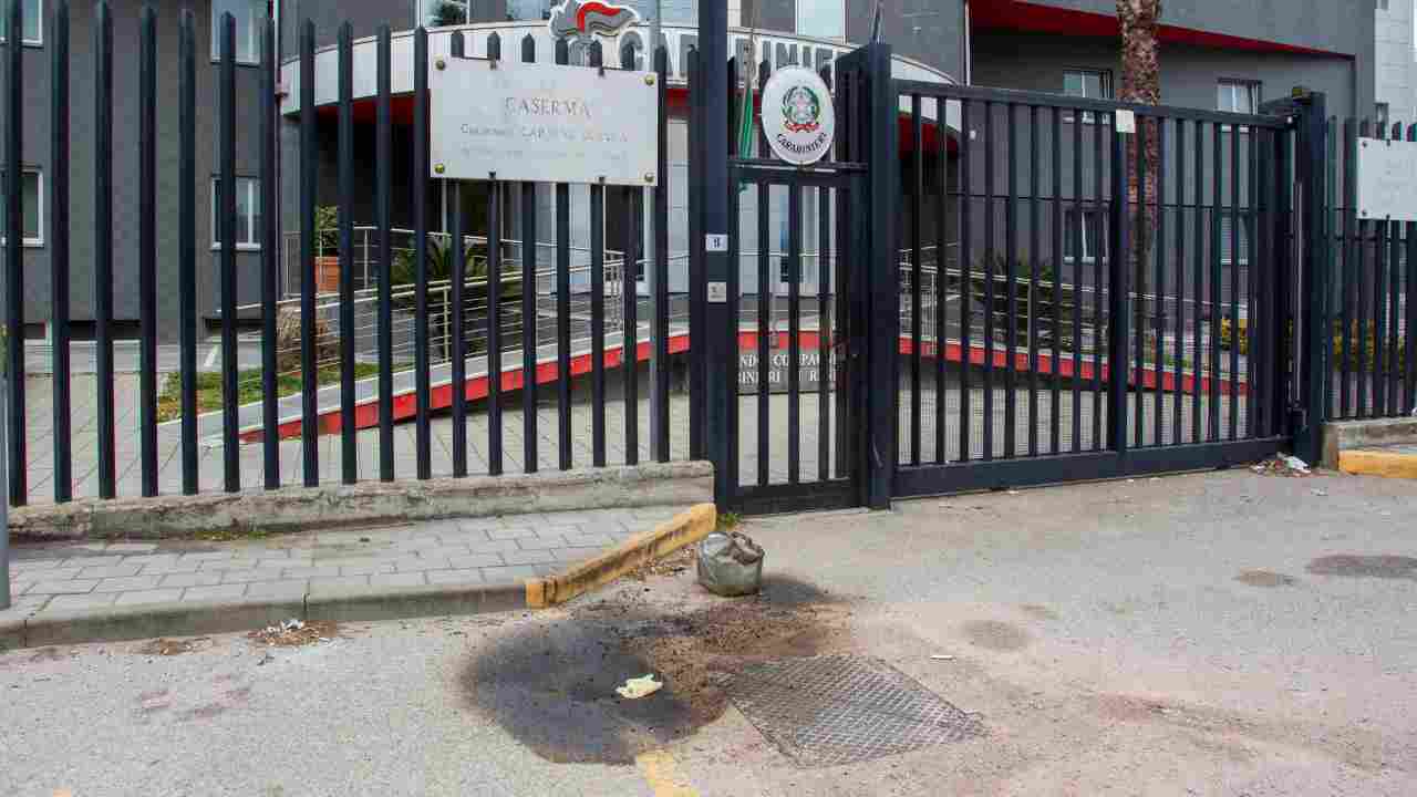 Morto l'insegnante che si era dato fuoco davanti alla caserma dei carabinieri di Rende