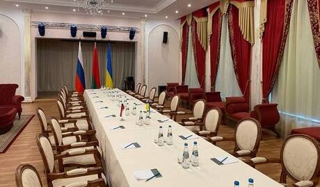 Guerra Russia-Ucraina, primo round dei negoziati: "Punti su cui trovare un terreno comune" Guerra Russia-Ucraina, primo round dei negoziati: "Punti su cui trovare un terreno comune"