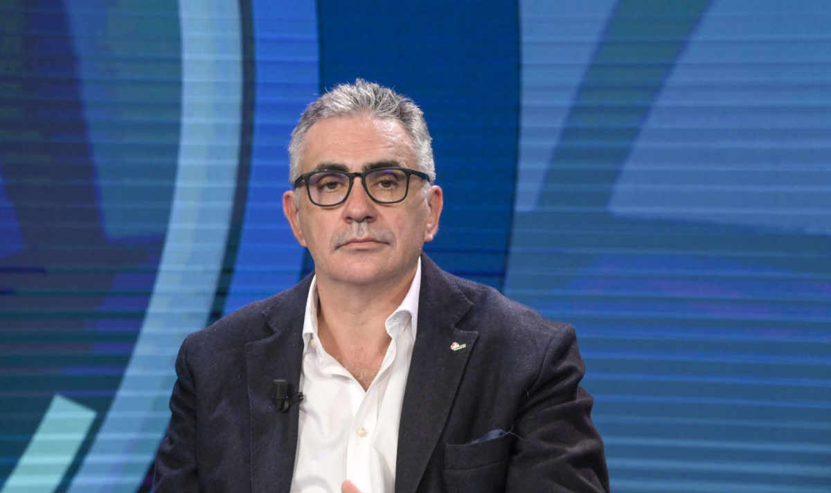 Pregliasco: "Stadi pieni? Spero a marzo potremo arrivare al 100%"