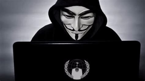 Ucraina, attacco hacker di Anonymus a tutti i siti russi. Cremlino offline Ucraina, attacco hacker di Anonymus a tutti i siti russi. Cremlino offline