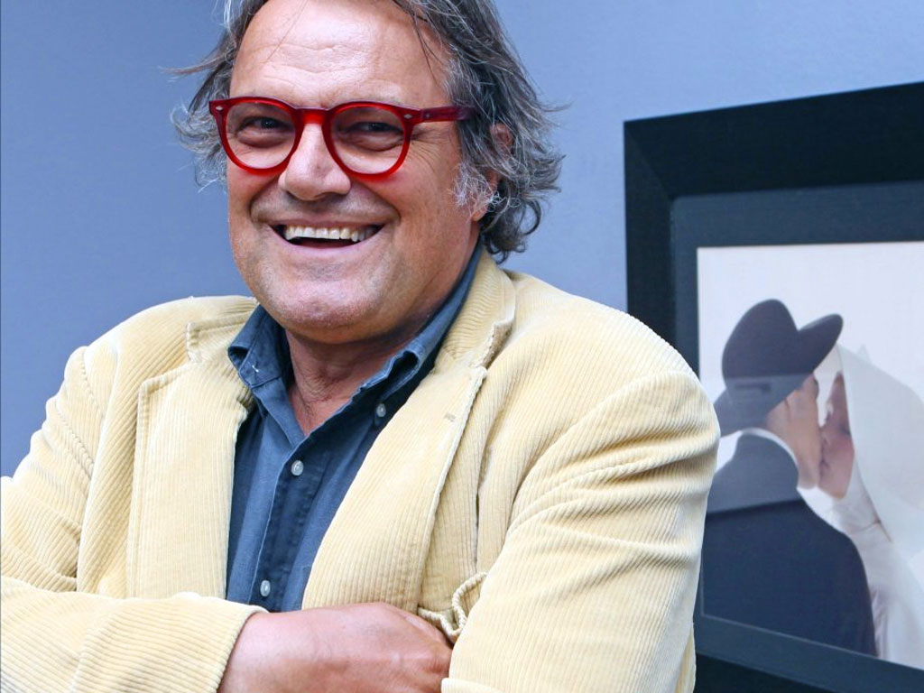 Oliviero Toscani provoca: "Il ciondolo a forma di marijuana di Ornella Muti? Mi scandalizza di più il crocifisso"