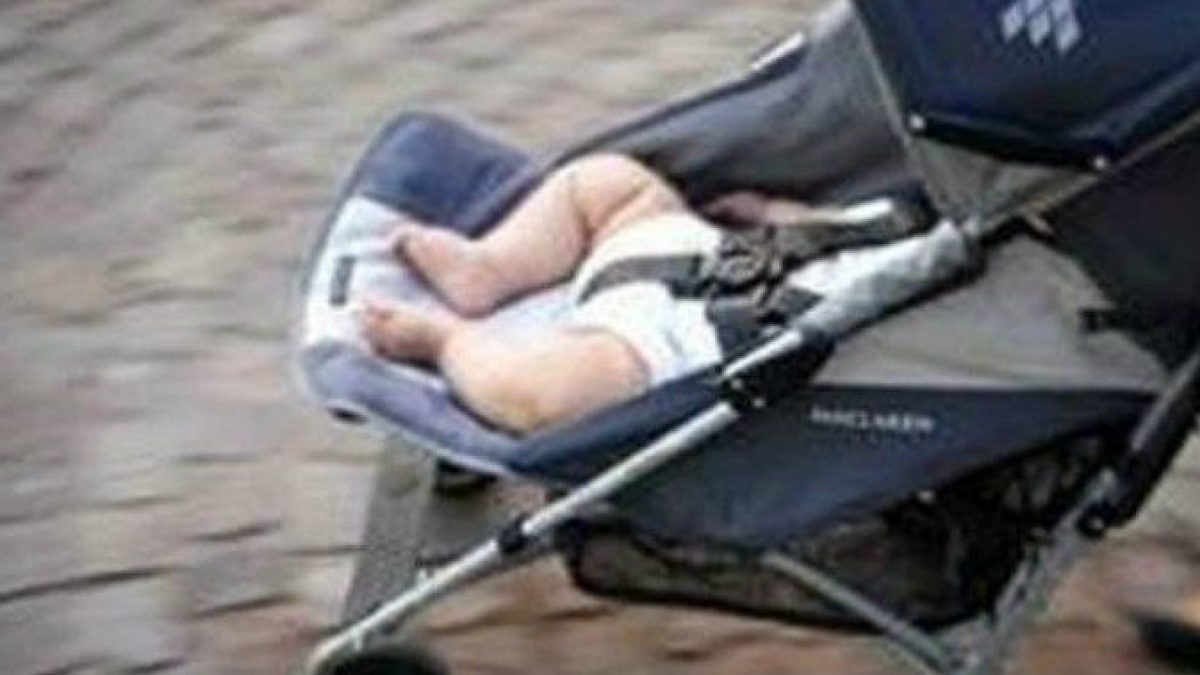 Un neonato è stato trascinato per venti metri da un treno merci: è in gravissime condizioni