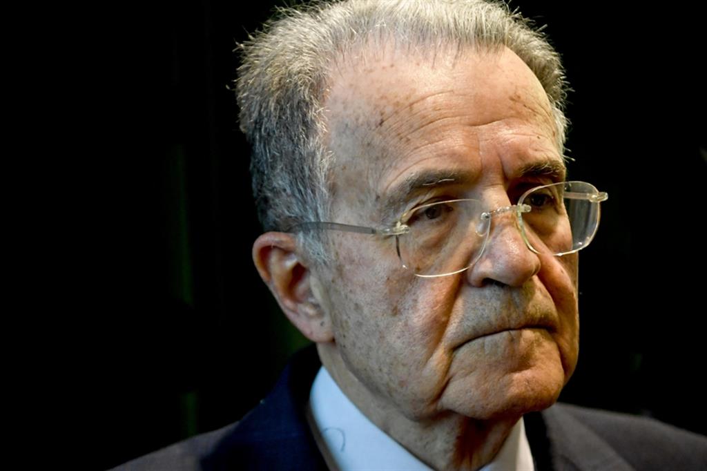 L'analisi di Prodi: "La mossa della Russia è stata un atto di guerra"