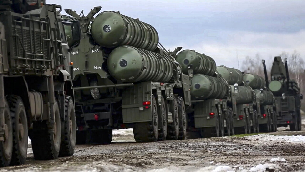 La guerra ibrida tra Ucraina e Russia è iniziata: l'obiettivo di Mosca è quello di indebolire progressivamente il Paese La guerra ibrida tra Ucraina e Russia è iniziata: l'obiettivo di Mosca è quello di indebolire progressivamente il Paese