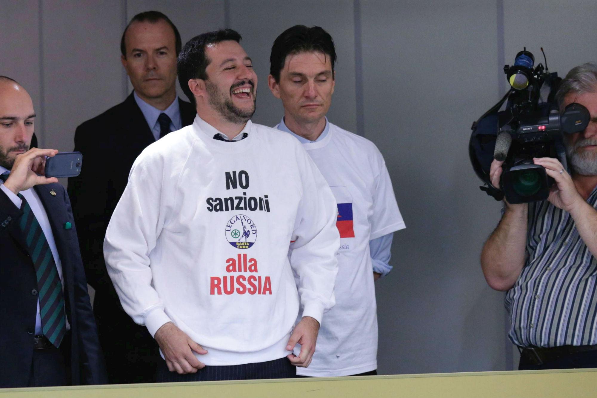 La Lega balbetta su Putin: "Sanzioni? Attenti alla nostra economia"