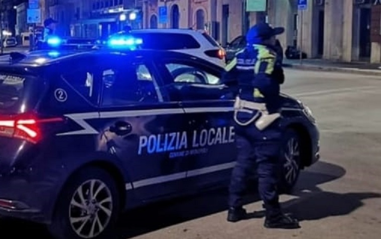 Anziana di 89 anni chiama la polizia municipale: "Sono stanca ed ho fame, aiutatemi"