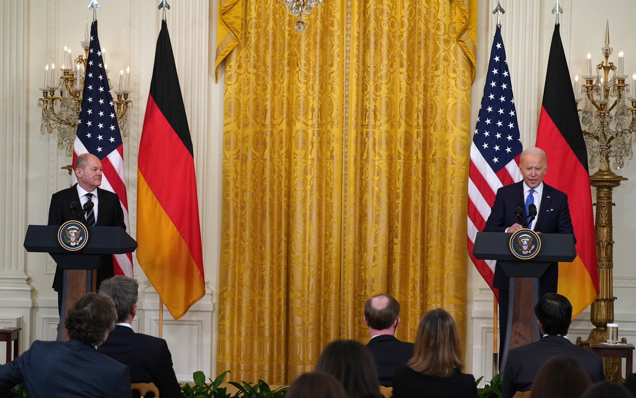 L'avvertimento di Biden: "Tutta la Nato è pronta a reagire in caso la Russia dovesse invadere l'Ucraina" L'avvertimento di Biden: "Tutta la Nato è pronta a reagire in caso la Russia dovesse invadere l'Ucraina"