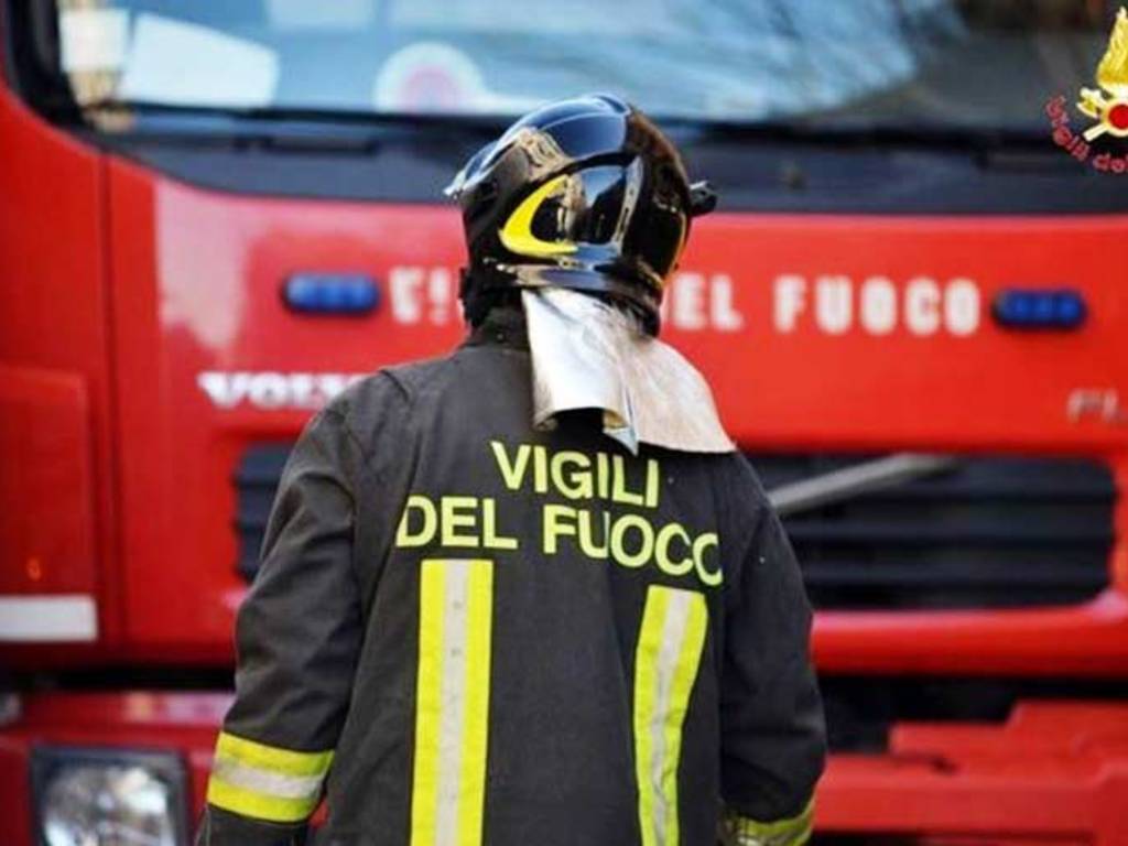 Cinque operai morti intrappolati in una fognatura sul lungomare di Casteldaccia, un sesto portato in ospedale