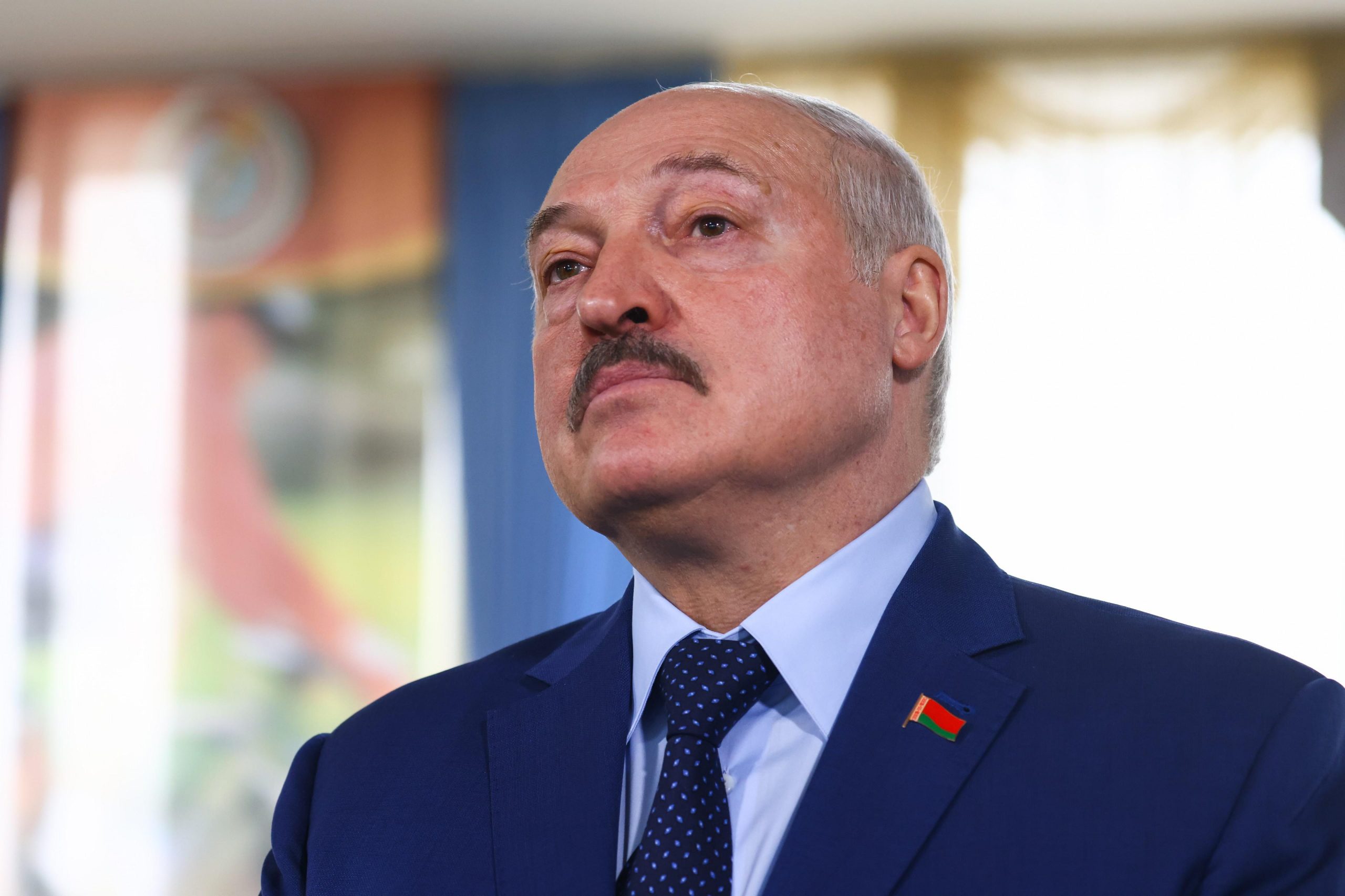 Lukashenko: "Biden venga a Minsk per fare la pace con Putin"
