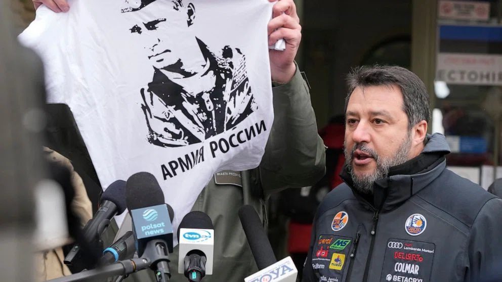 La Lega attacca il sindaco polacco che ha umiliato Salvini ricordandogli le magliette pro-Putin