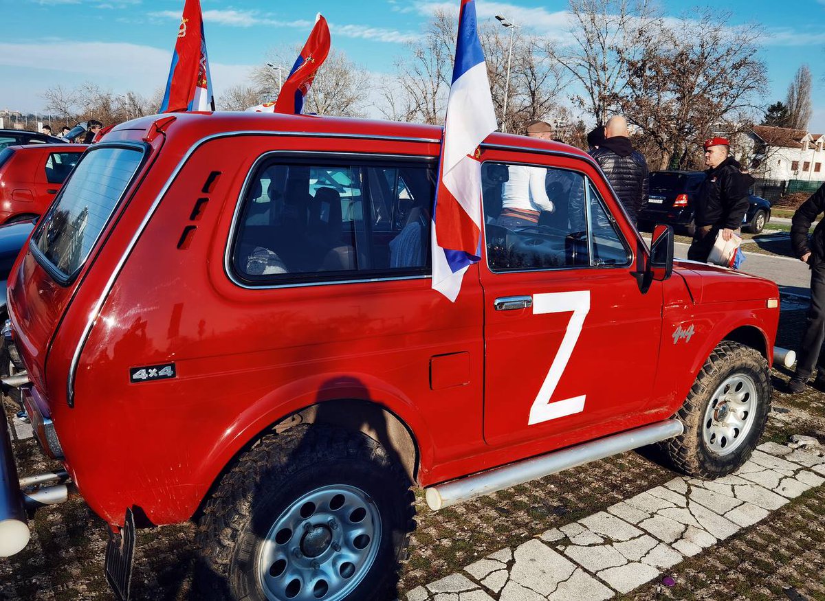 Invasione dell'Ucraina, a Belgrado corteo fascista a sostegno della Russia e di Putin Invasione dell'Ucraina, a Belgrado corteo fascista a sostegno della Russia e di Putin