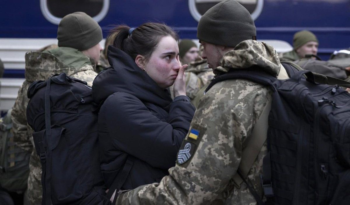 Stupri di guerra in Ucraina, prima indagine ufficiale: "I russi hanno ucciso mio marito, poi mi hanno violentata"