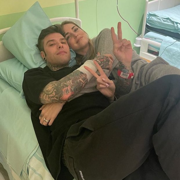 Malattia di Fedez: Chiara Ferragni e i figli coccolano il rapper