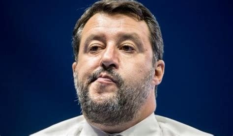 Salvini usa la guerra del suo 'idolo' Putin per attaccare Draghi: "Impossibile ora aumentare le tasse"