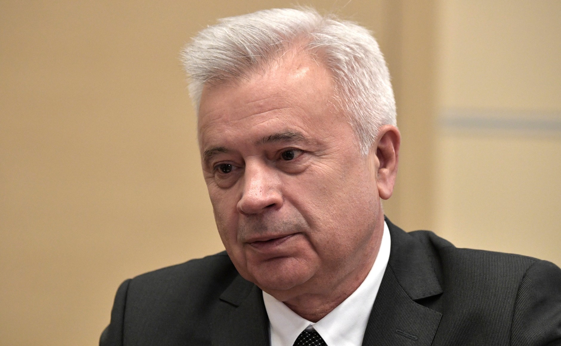 L'oligarca Vagit Alekperov nel mirino: preoccupati i lavoratori della Lukoil di Priolo