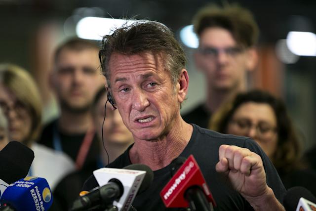 Sean Penn: "Se Zelensky non parlerà agli Oscar boicottare la cerimonia"