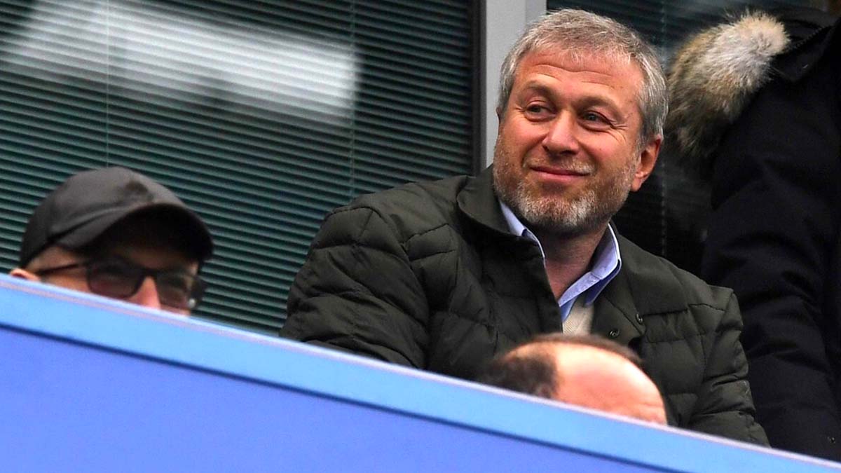 Abramovich, nuove sanzioni: il suo aereo in una blacklist Usa di 100 velivoli russi