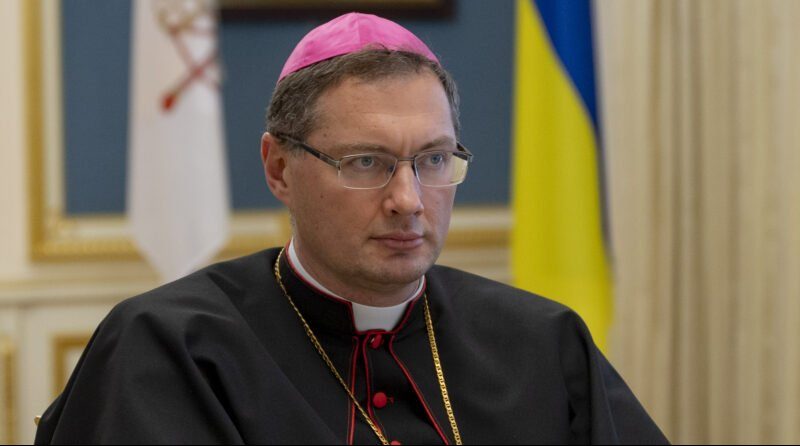 Ucraina, il nunzio apostolico non lascia Kiev: "Ho il dovere di restare vicino alla gente" Ucraina, il nunzio apostolico non lascia Kiev: "Ho il dovere di restare vicino alla gente"