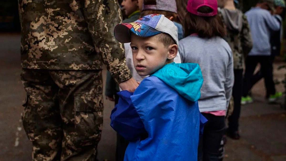 bambini-ucraina Ucraina, 100 bambini morti nella guerra contro la Russia: la denuncia del procuratore di Kiev