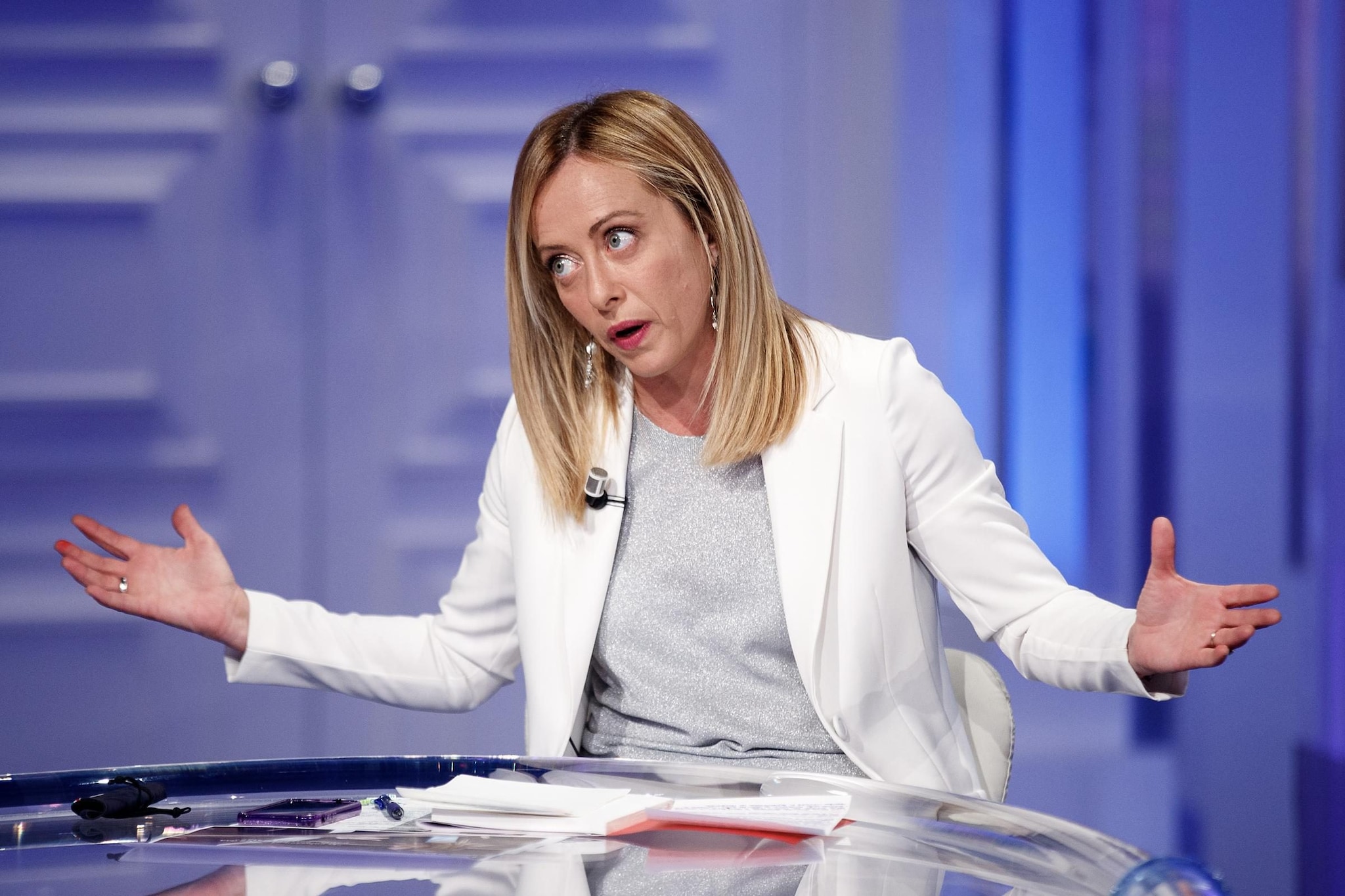 Meloni: "Ora Le Pen è di nuovo il mostro? Finché serviva per isolare Zemmour..."